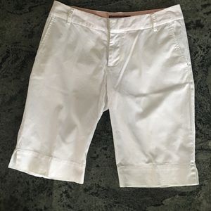 VINEYARD VINES white shorts